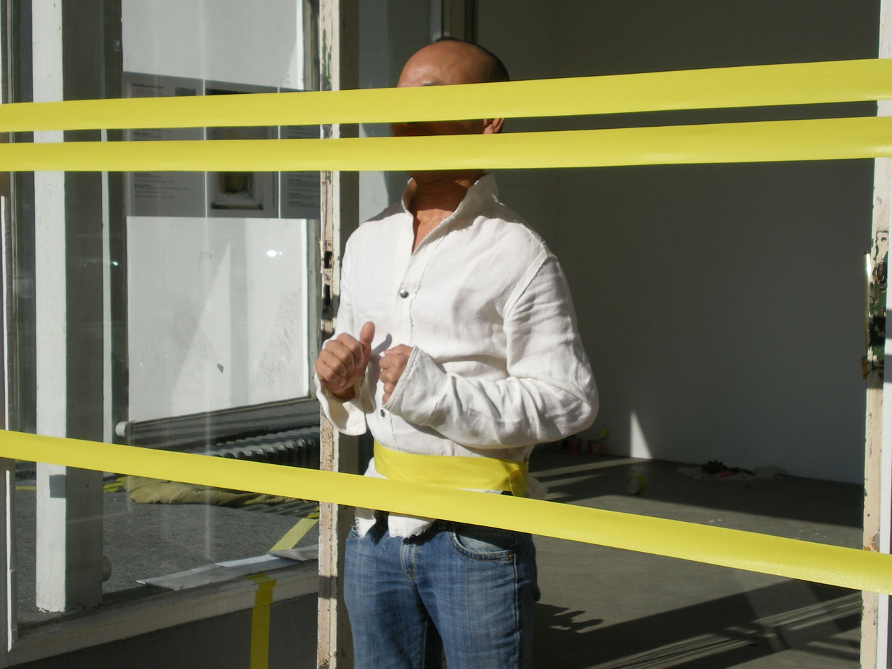 Photographic documentation of RYLLEGA Berlin (Performance by Truong Tan, 26 September 2008)